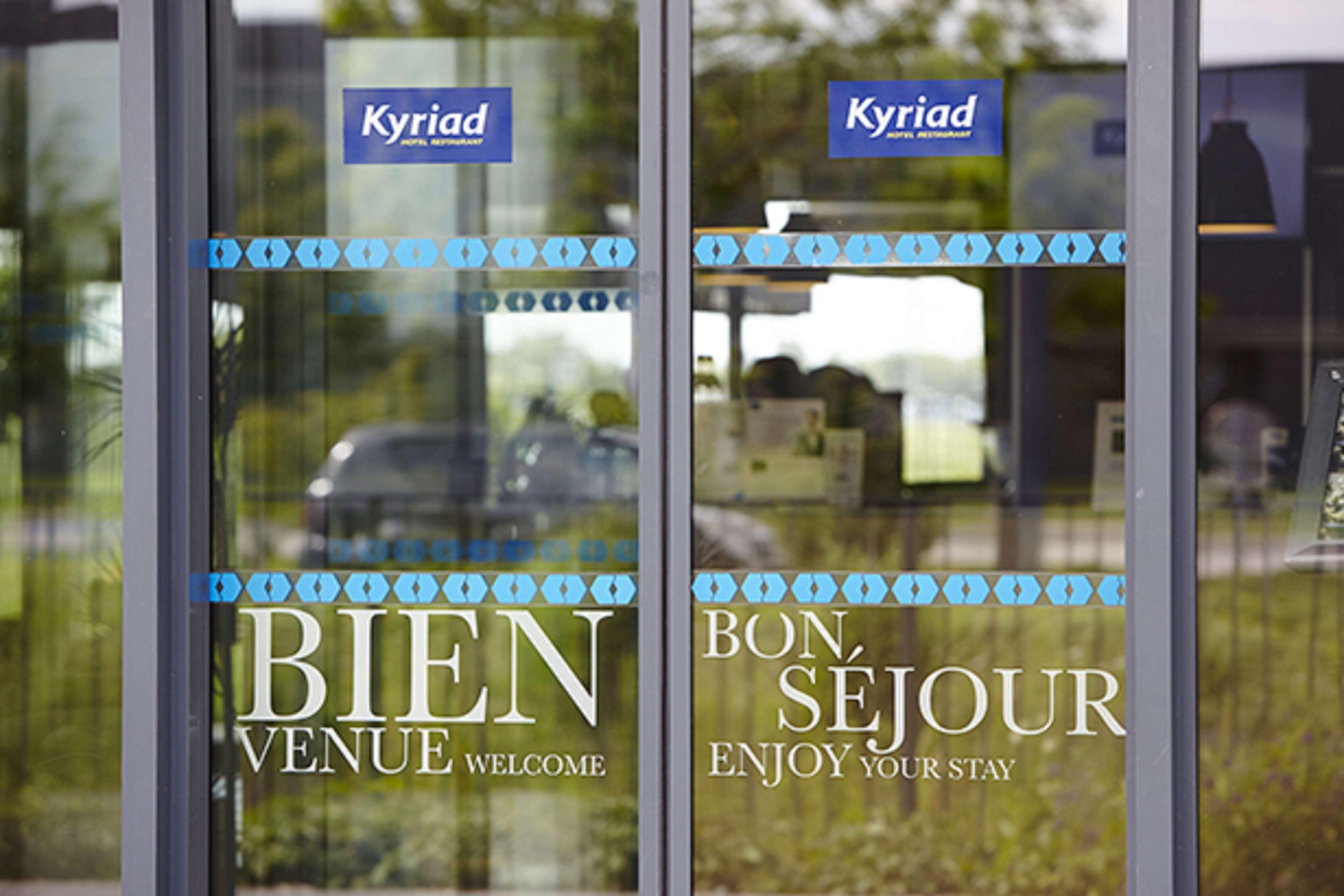 Ibis Lyon Est Meyzieu Hotel Exterior photo