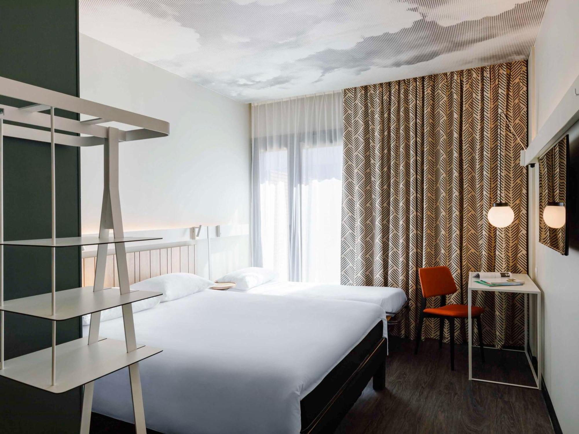 Ibis Lyon Est Meyzieu Hotel Exterior photo